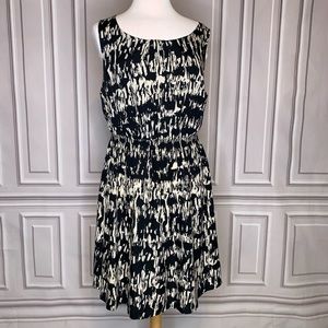 Black & white pattern sleeveless dress. Size 18.